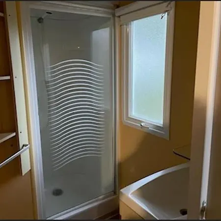 Campeggio M.home Confort H004 2chbr/5pers